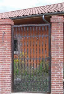 porte en fer torsadé   